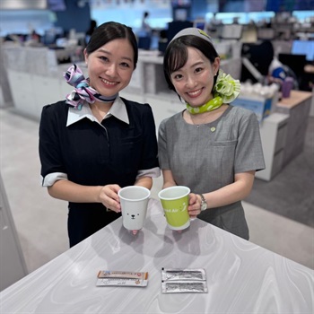 AIRDO×ソラシドエア　機内サービス風おもてなしペアカップ